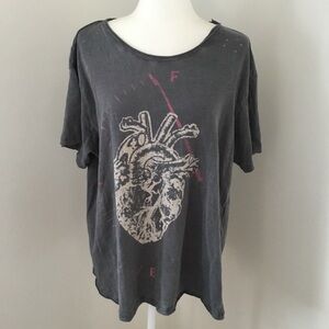 Magnolia Pearl Full Heart T-Shirt in Gray